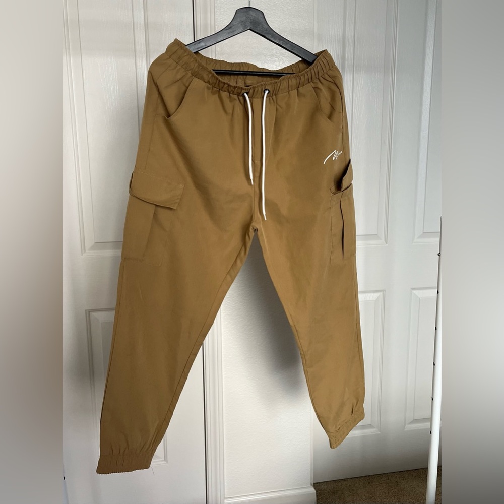 Beige baggy cargo pants